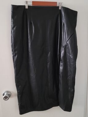 Forever 21 Plus Black Faux Leather Midi Skirt - 3X